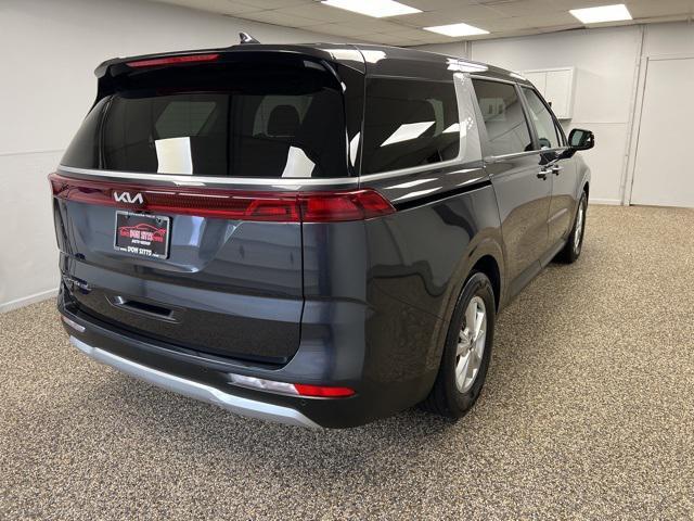 2022 kia carnival lx