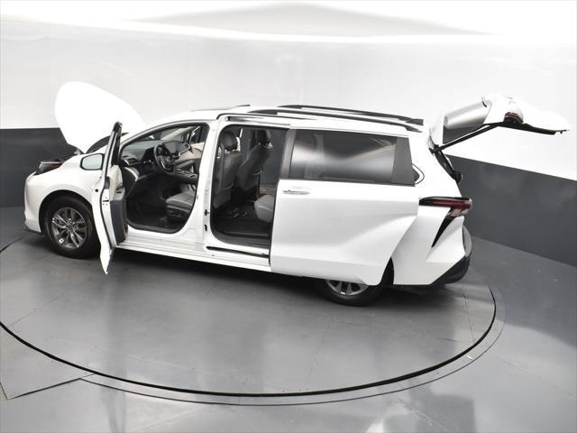 2023 toyota sienna xle 8 passenger