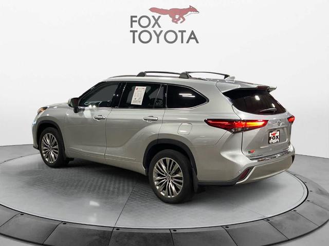 2021 toyota highlander platinum