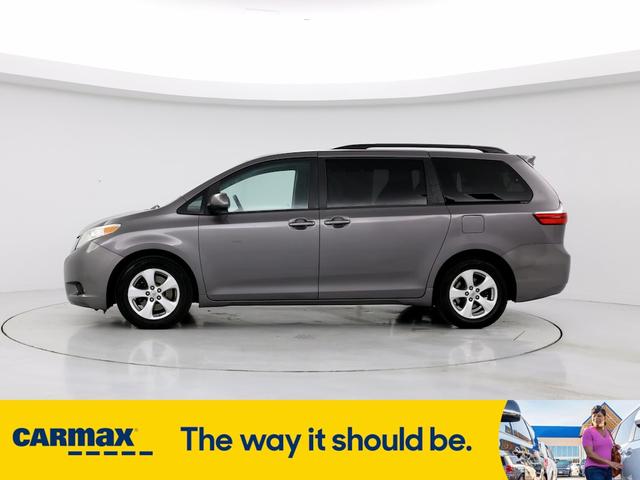 2017 toyota sienna le