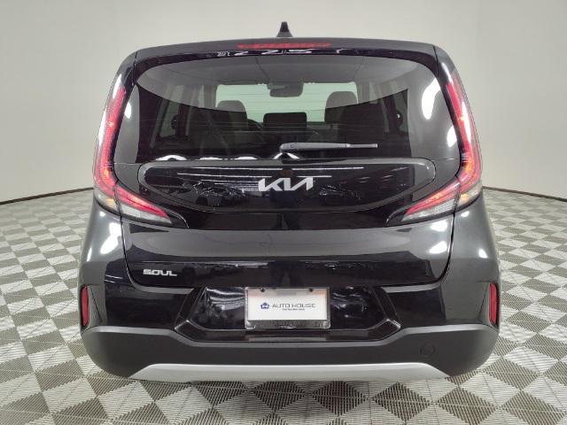 2023 kia soul lx