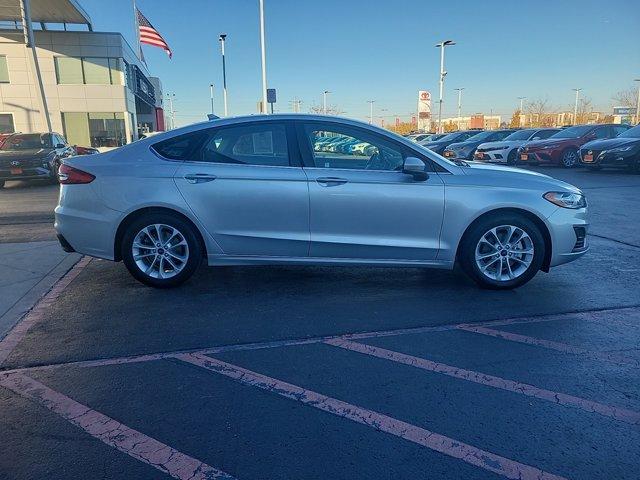 2019 ford fusion se