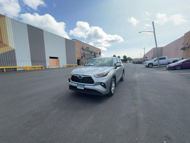 2023 toyota highlander le