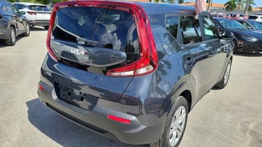 2022 kia soul lx