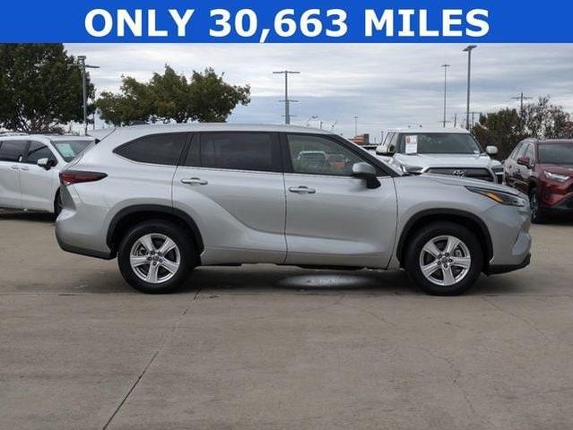 2024 toyota highlander le