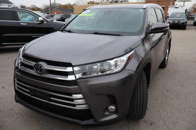 2017 toyota highlander limited