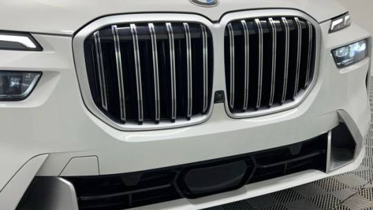 2023 BMW X7