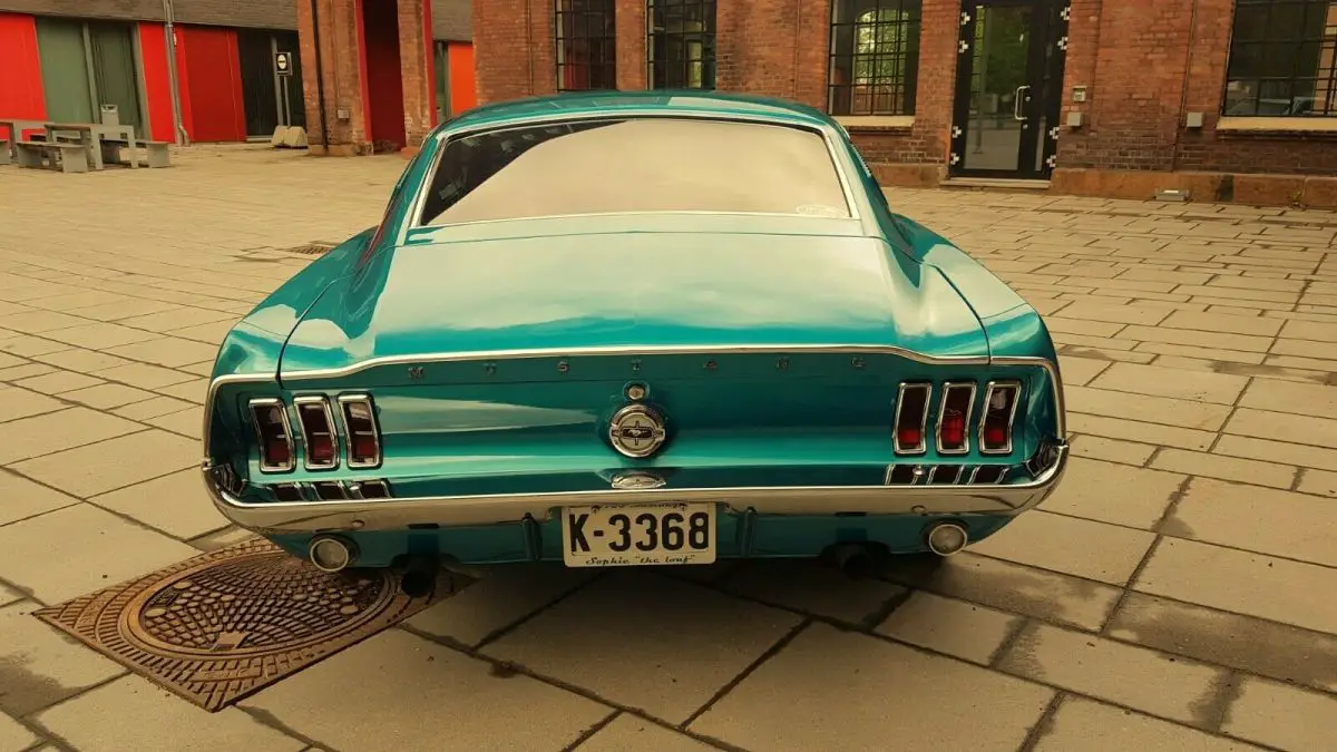 fastback.gulfstream aqua. mild restomod
