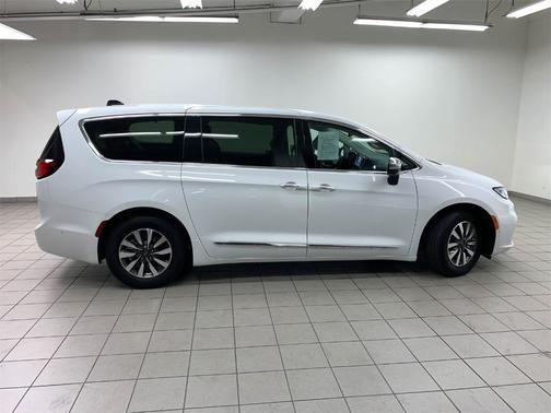 2023 chrysler pacifica hybrid
