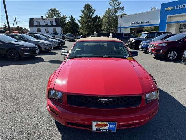 2008 ford mustang deluxe