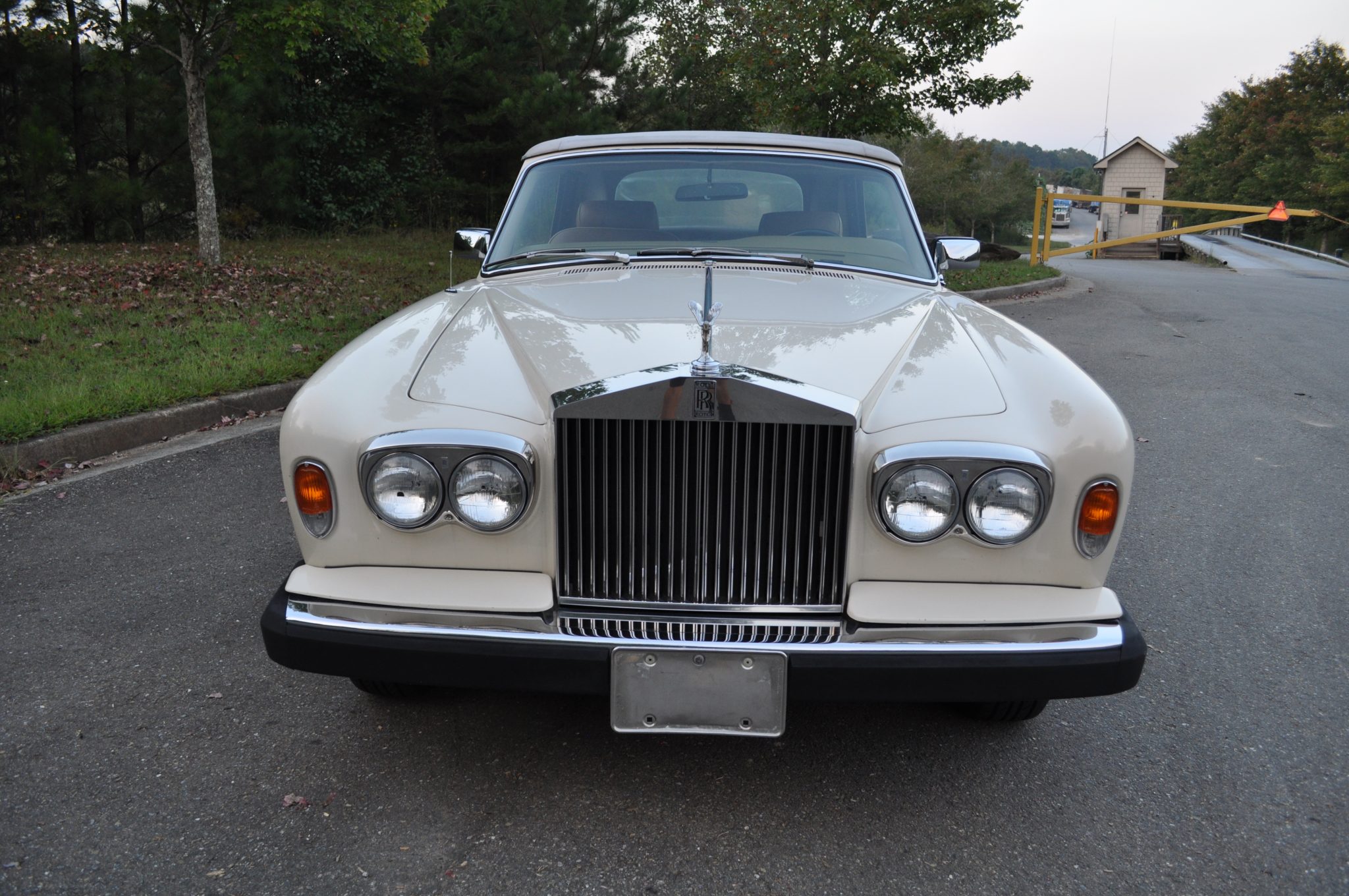 1982 rolls-royce corniche convertible