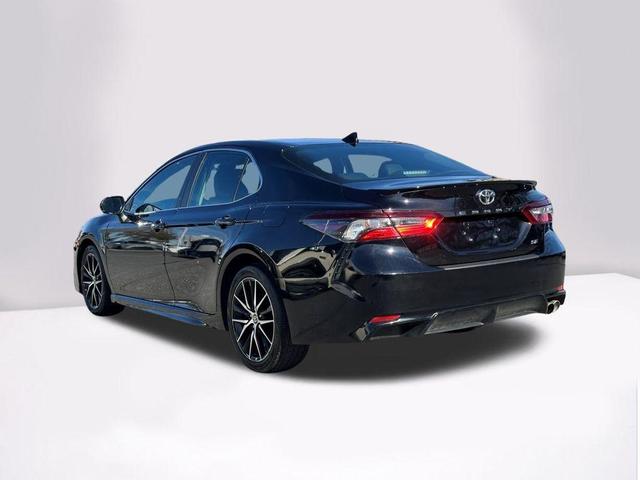 2022 toyota camry se