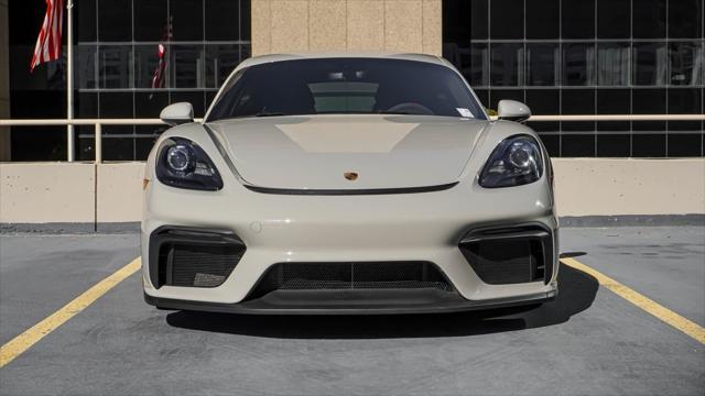 2022 porsche 718 cayman gt4