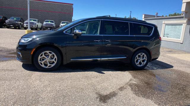 2022 chrysler pacifica limited
