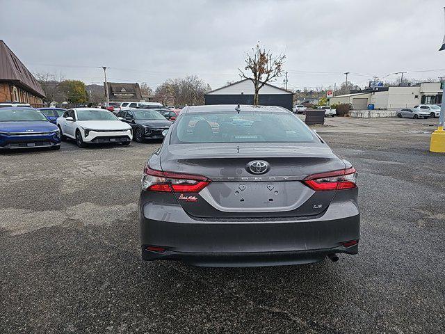 2023 toyota camry le