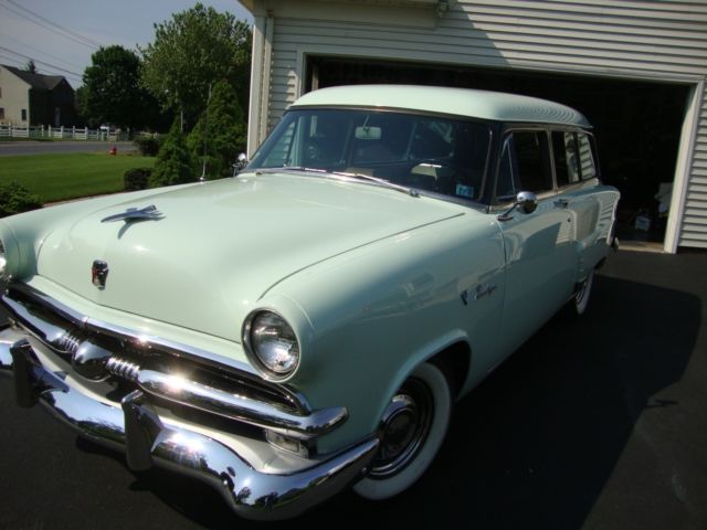 great driving and looking station wagon