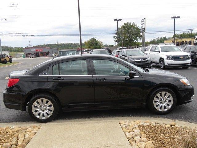 used 2014 chrysler 200 lx sedan fayetteville, tn 37334 for sale in fayetteville, tennessee