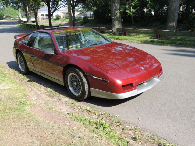 1987 fiero gt 5-speed. only 59k mi. nice! runs/drives/looks great! no reserve!