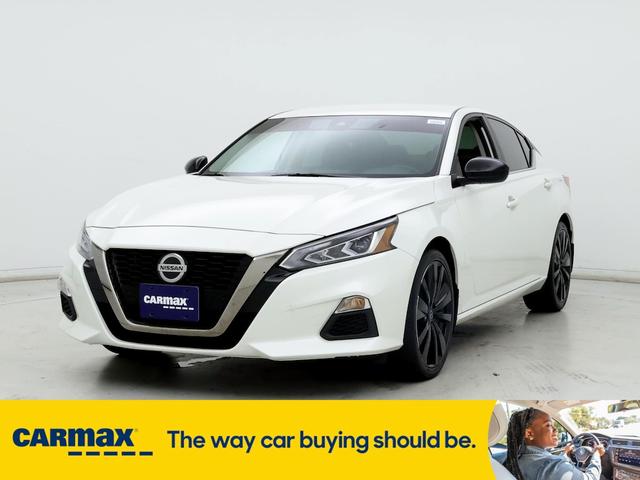 2022 nissan altima sr