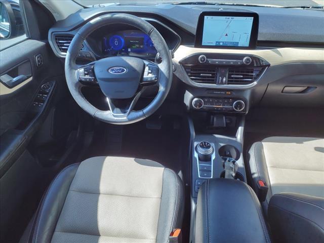 2022 ford escape titanium