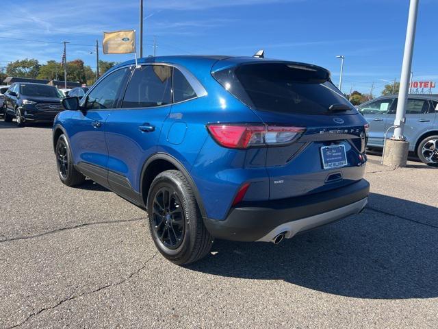 2022 ford escape se