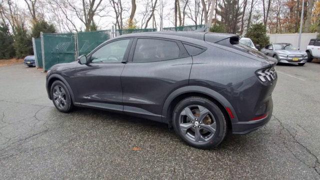 2021 ford mustang mach-e select