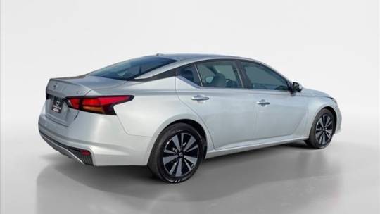 2022 nissan altima 2.5 sv