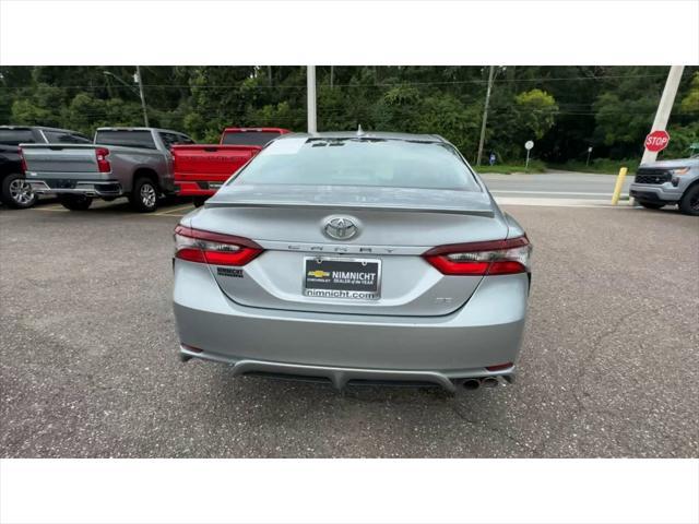 2022 toyota camry se