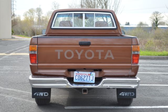 1987 toyota pickup 4x4 2-door regular cab only 136,299 miles original miles!!!