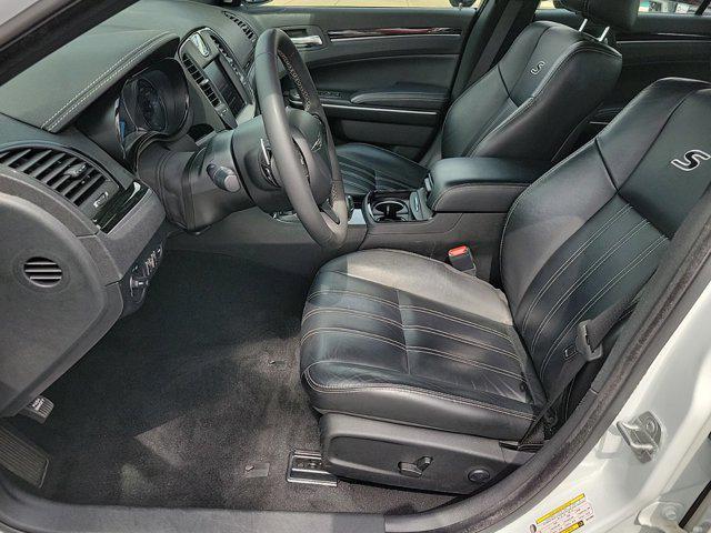 2022 chrysler 300 s