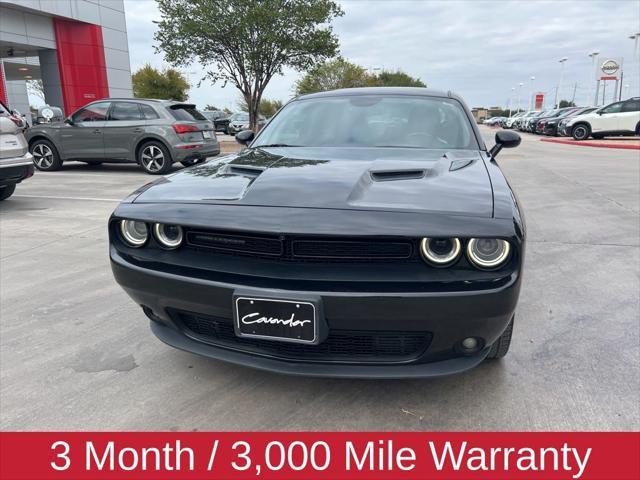 2016 dodge challenger sxt