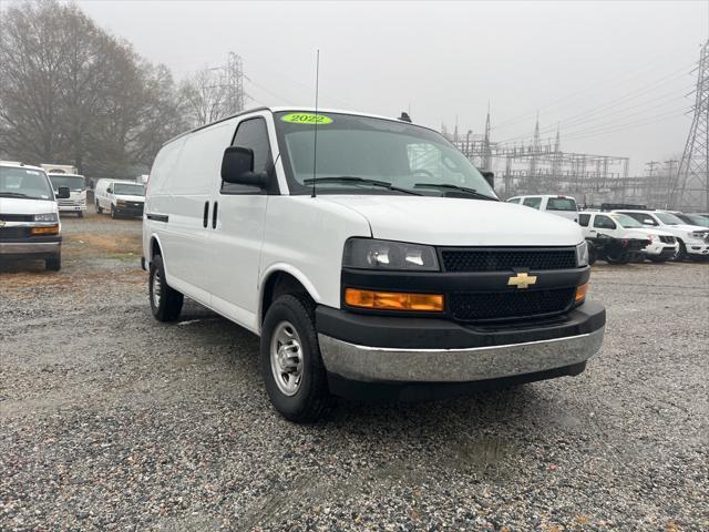 2022 chevrolet express 2500 rwd 2500 regular wheelbase wt