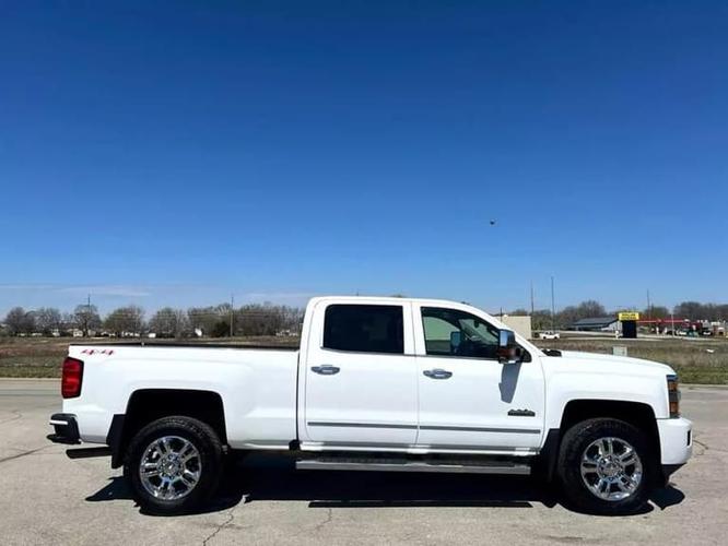 2015 chevrolet silverado 2500 hd crew cab high country 4x4 crew cab 6.6 ft. box 153.7 in. wb in harrisonville, missouri