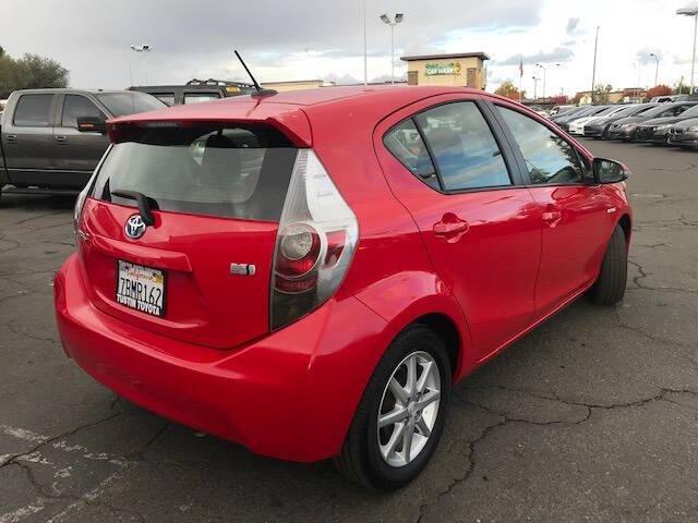 2013 toyota prius c four