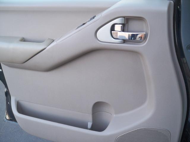 2011 nissan frontier sv