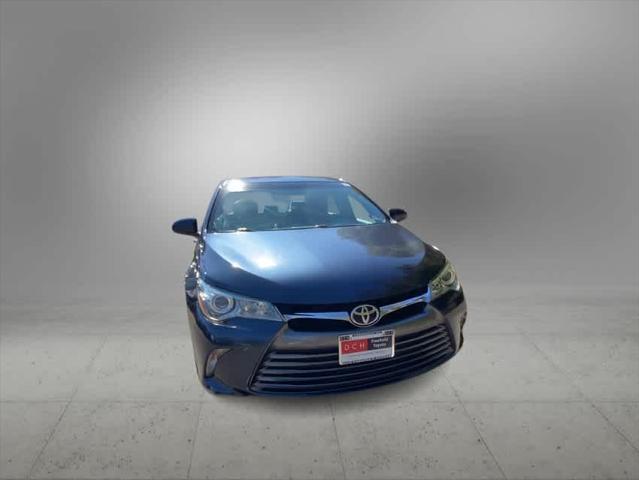 2016 toyota camry le