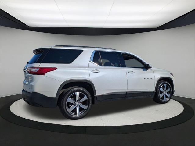 2021 chevrolet traverse lt leather