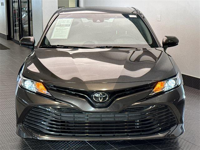 2018 toyota camry le