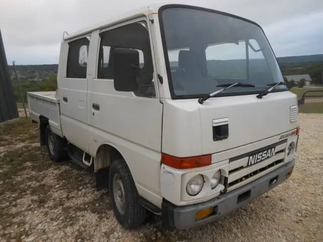 1990 nissan atlas 100 crew cab 2x4 - 4 gears + reverse + heat - 22k miles