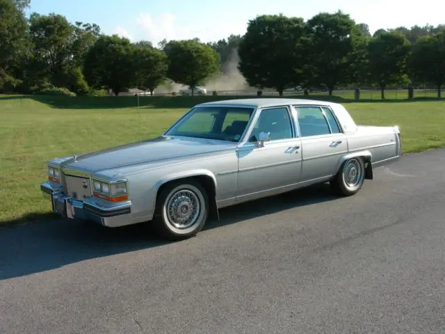 1989 cadillac fleetwood brougham - rust free - one family owned