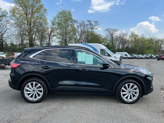 2022 ford escape titanium