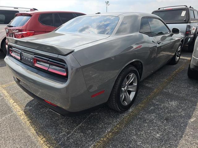 2018 dodge challenger sxt