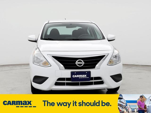 2016 nissan versa sv