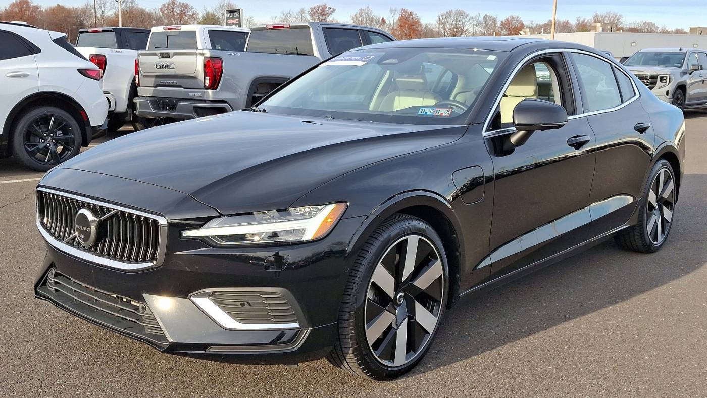 2023 volvo s60 recharge t8 ultimate bright theme