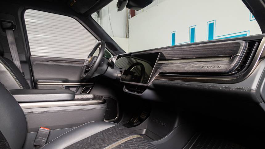 2022 rivian r1t launch edition