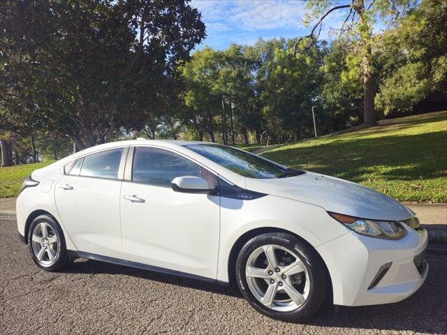 2017 chevrolet volt lt