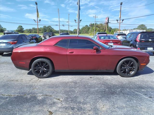 2017 dodge challenger sxt