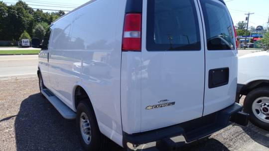 2022 chevrolet express 2500