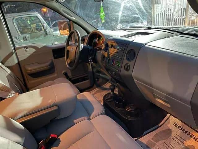 2006 ford f150 regular cab xlt pickup 2d 8 ft in gary, indiana