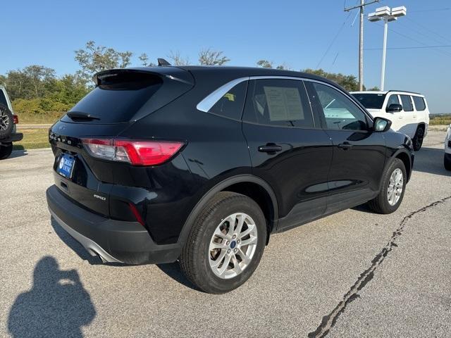 2022 ford escape se